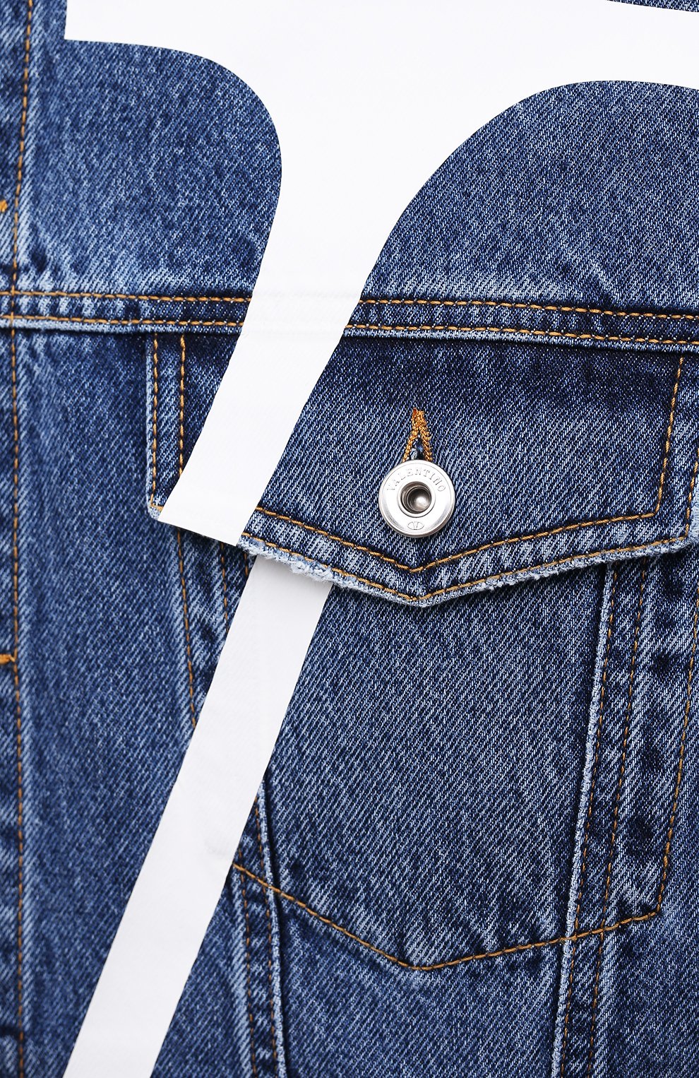 Джинсовая куртка VALENTINO синего цвета по цене 147000 руб., арт. WV3DC01J7L0, фото 5 Джинсовая куртка VALENTINO, арт. WV3DC01J7L0, фото 5