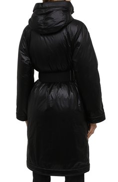 Женский пуховик fussa MONCLER черного цвета, арт. G2-094-1C000-05-M1206 | Фото 4 (Рукава: Длинные; Длина (верхняя одежда): До колена; Материал внешний: Синтетический материал; Кросс-КТ: Пуховик; Материал сплава: Проставлено; Стили: Спорт-шик; Материал подклада: Синтетический материал; Драгоценные камни: Проставлено; Материал утеплителя: Пух и перо)