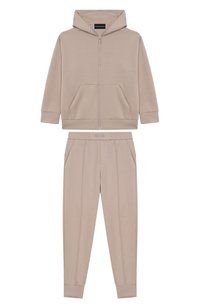 Светло-бежевый