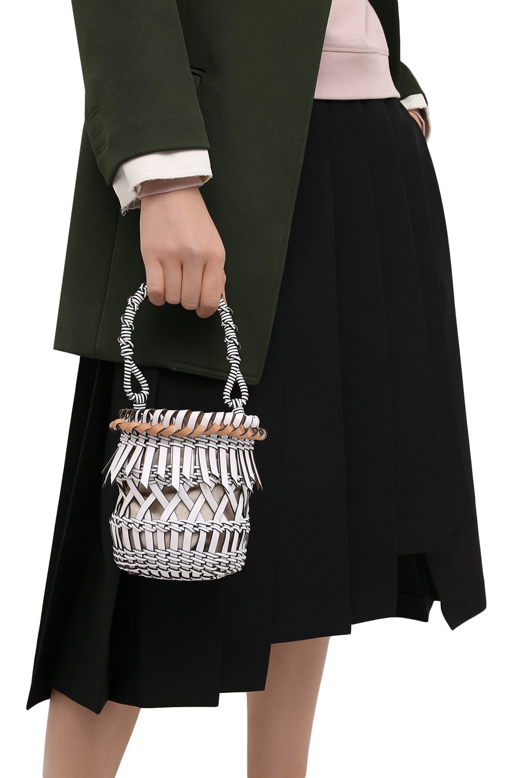 Сумка bucket fringes LOEWE белого цвета по цене 175500 руб., арт. 326.05AC19, фото 2 Сумка bucket fringes LOEWE, арт. 326.05AC19, фото 2