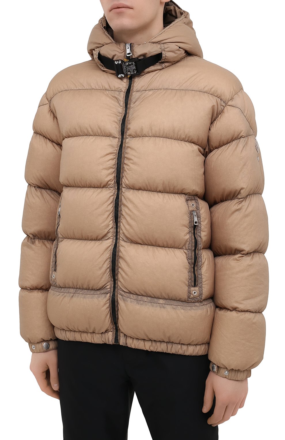 Мужская пуховая куртка 6 moncler 1017 alyx 9sm MONCLER GENIUS бежевого цвета, арт. F2-09Y-1B507-60-C0630 | Фото 3 (Мужское Кросс-КТ: пуховик-короткий; Рукава: Длинные; Материал внешний: Синтетический материал; Стили: Гранж; Материал сплава: Проставлено; Материал подклада: Синтетический материал; Драгоценные камни: Проставлено; Длина (верхняя одежда): Короткие; Материал утеплителя: Пух и перо)