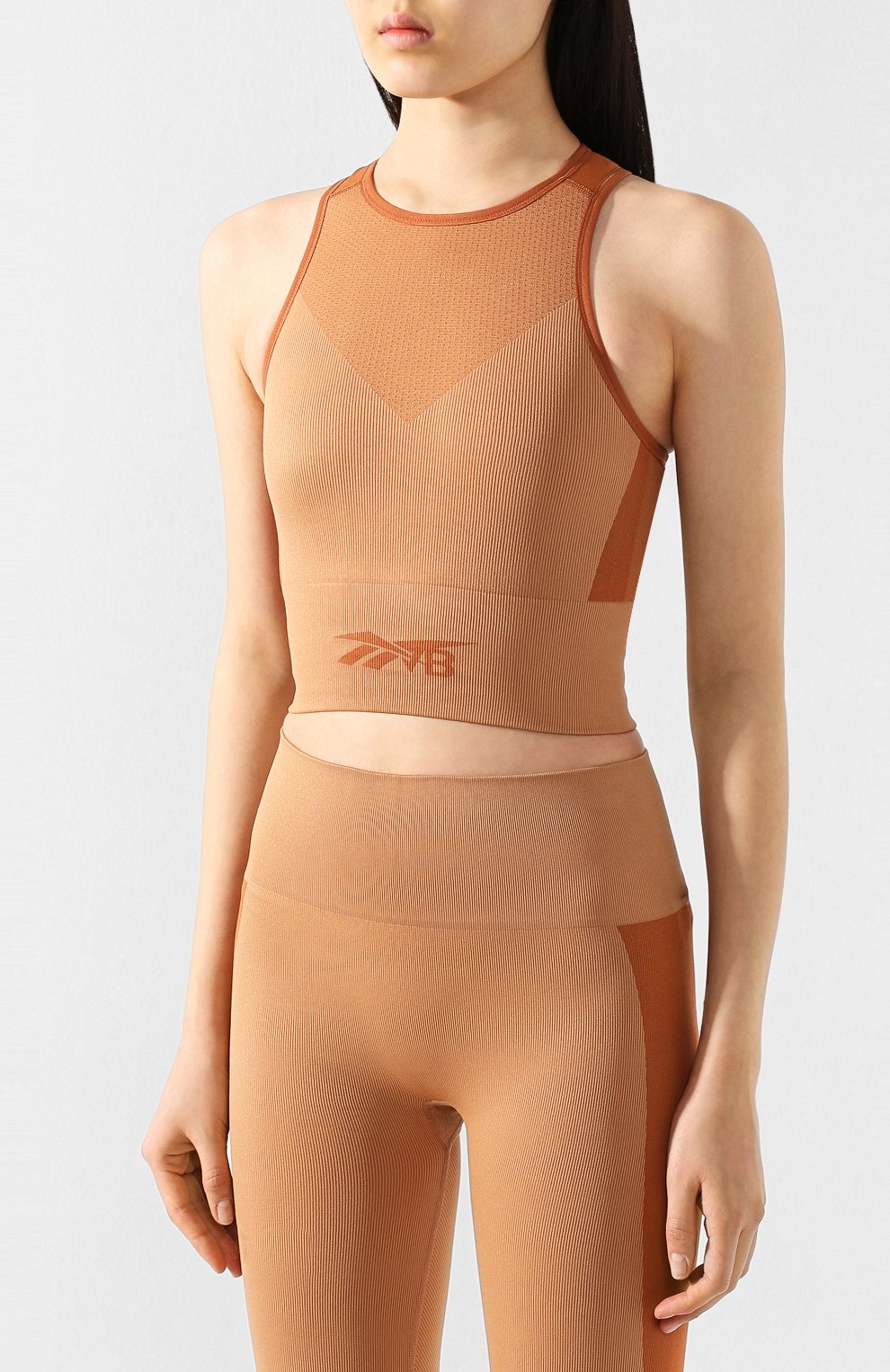 Топ reebok x victoria beckham REEBOK темно-бежевого цвета по цене 4575 руб., арт. GF0250, фото 3 Топ reebok x victoria beckham REEBOK, арт. GF0250, фото 3