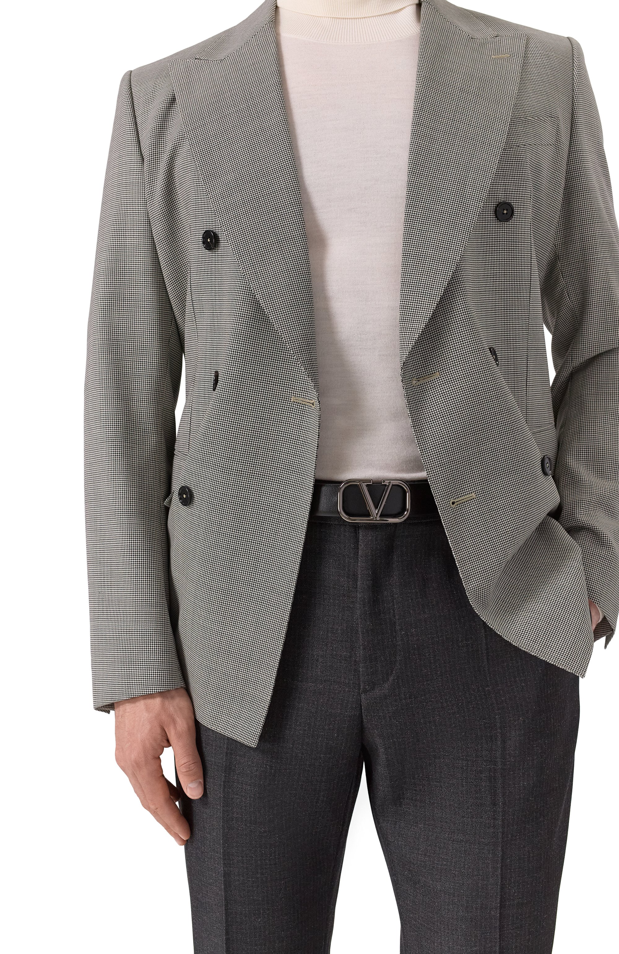 Кожаный ремень VALENTINO черного цвета по цене 48800 руб., арт. 6Y2T0Q90/AZR, фото 2 Кожаный ремень VALENTINO, арт. 6Y2T0Q90/AZR, фото 2