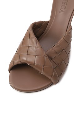 Женские кожаны�е мюли blink BOTTEGA VENETA светло-коричневого цвета, арт. 796464/V2ED0 | Фото 7 (Подошва: Плоская; Каблук высота: Средний; Материал внешний: Натуральная кожа; Материал сплава: Проставлено; Драгоценные камни: Проставлено; Материал внутренний: Натуральная кожа; Каблук тип: Шпилька)