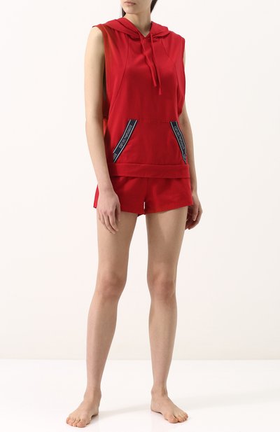 Хлопковый топ с капюшоном EMPORIO ARMANI красного цвета по цене 8345 руб., арт. 163999/8P317, фото 2 Хлопковый топ с капюшоном EMPORIO ARMANI, арт. 163999/8P317, фото 2