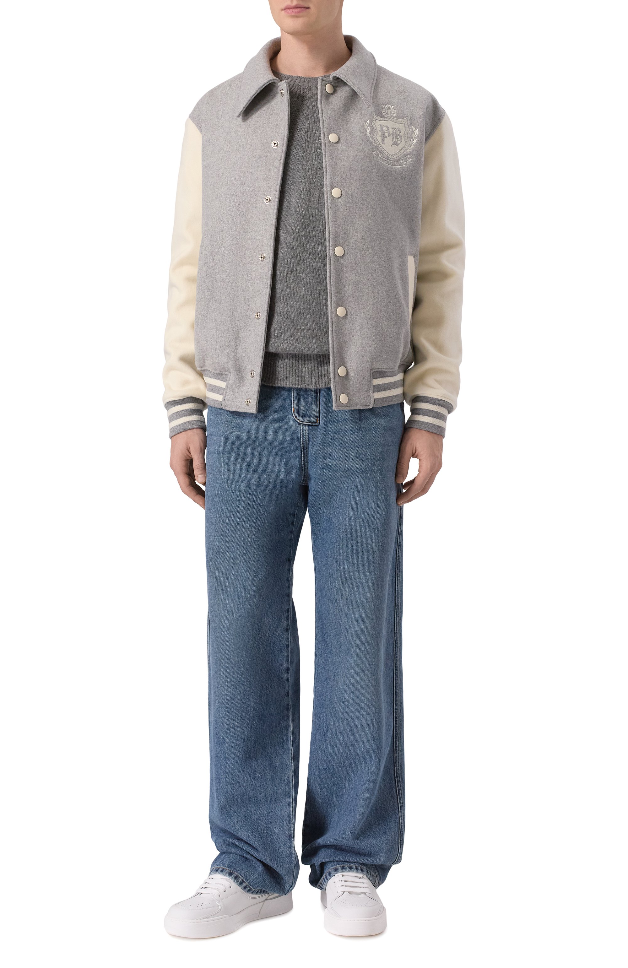 Бомбер из шерсти и кашемира BALMAIN светло-серого цвета по цене 210000 руб., арт. FH0TFA71/MH95, фото 2 Бомбер из шерсти и кашемира BALMAIN, арт. FH0TFA71/MH95, фото 2