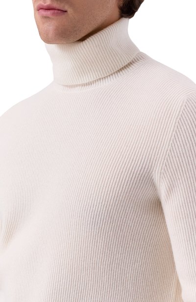 Кашемировая водолазка BRUNELLO CUCINELLI кремового цвета по цене 367500 руб., арт. M2229503, фото 5 Кашемировая водолазка BRUNELLO CUCINELLI, арт. M2229503, фото 5