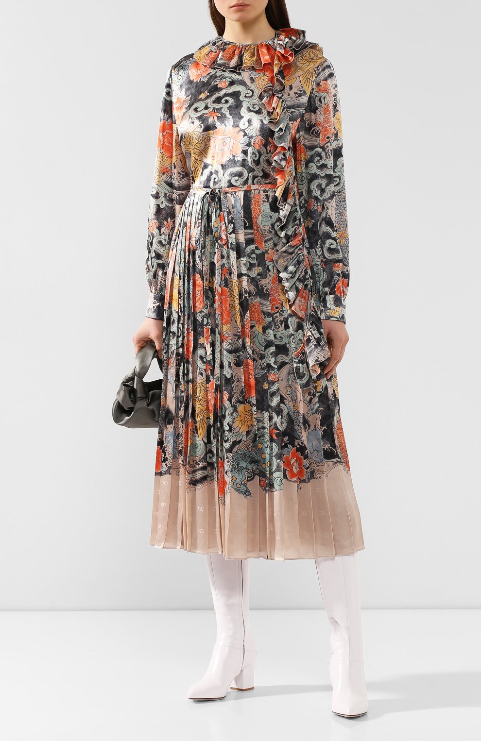 Шелковое платье VALENTINO разноцветного цвета по цене 599500 руб., арт. SB3VAND54P7, фото 2 Шелковое платье VALENTINO, арт. SB3VAND54P7, фото 2