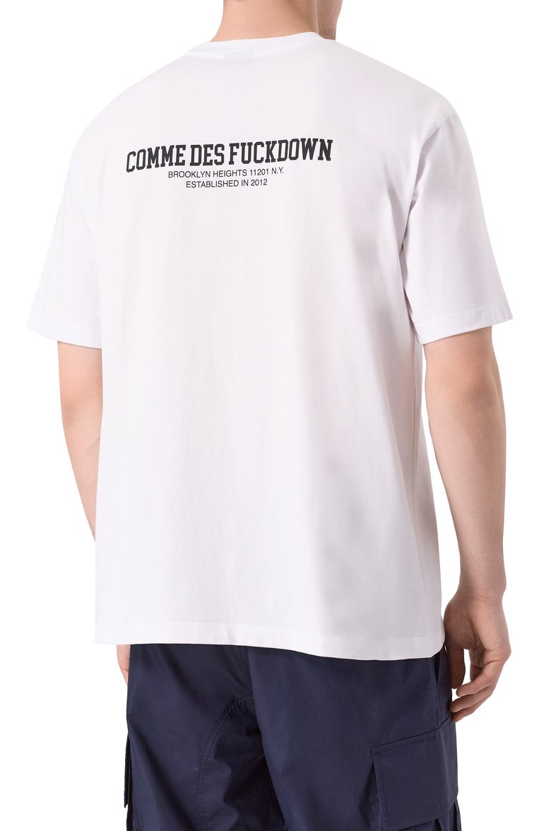 Мужская хлопковая футболка COMME DES FUCKDOWN белого цвета, арт. CFABM01623 | Фото 4 (Рукава: Короткие; Длина (для топов): Стандартные; Материал внешний: Хлопок; Принт: С принтом; Стили: Кэжуэл; Кросс-КТ: Джерси; Мужское Кросс-КТ: Футболка-одежда; Автоматизация ТО: Проставлено; Детали: Без декора; Автоматизация состава: Проставлено)