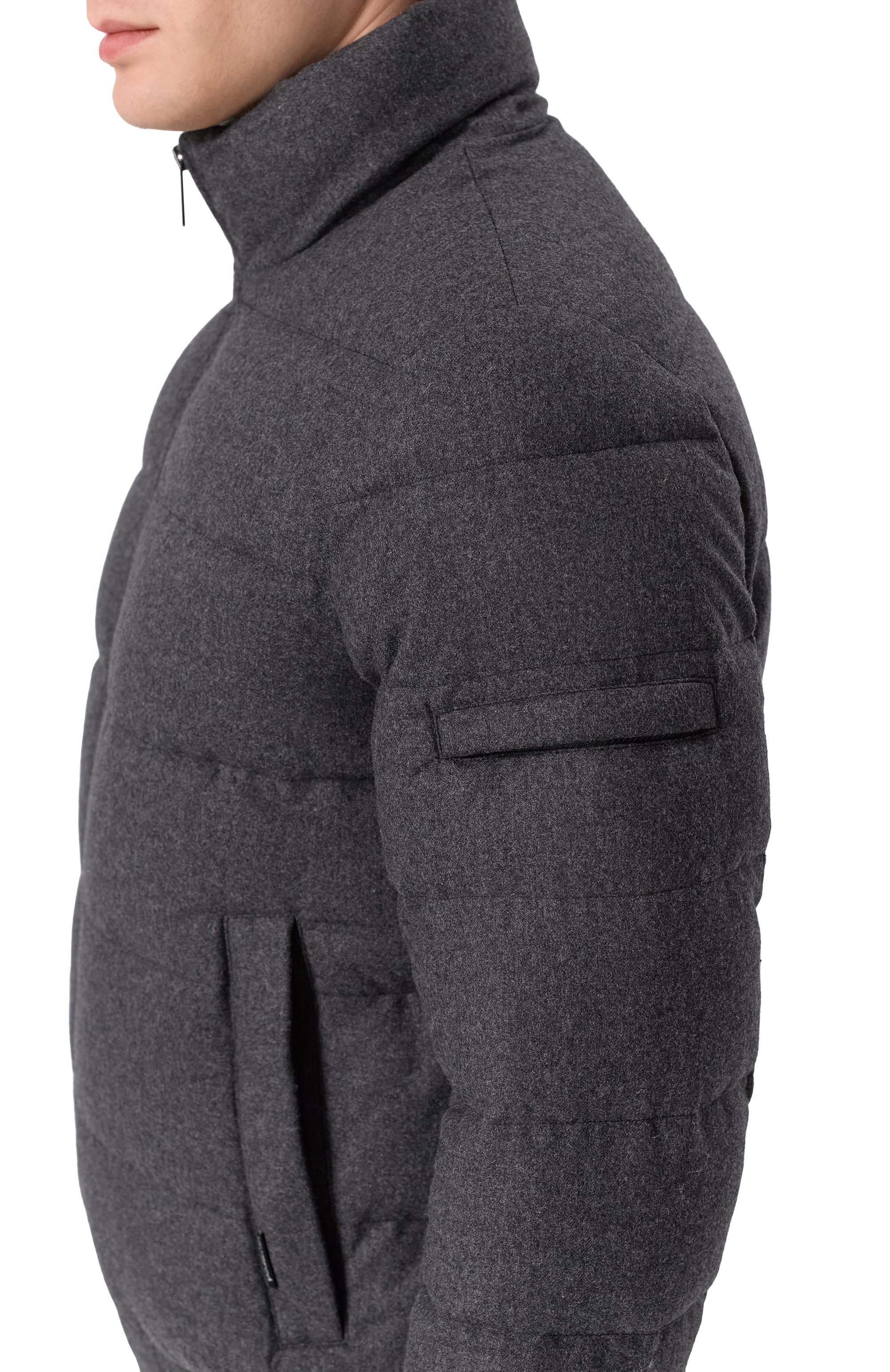 Пуховый бомбер HETREGO темно-серого цвета по цене 106500 руб., арт. 8P521/LE0NARD, фото 5 Пуховый бомбер HETREGO, арт. 8P521/LE0NARD, фото 5