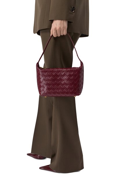 Сумка wallace mini BOTTEGA VENETA бордового цвета по цене 299500 руб., арт. 754443 V3IV1, фото 2 Сумка wallace mini BOTTEGA VENETA, арт. 754443 V3IV1, фото 2