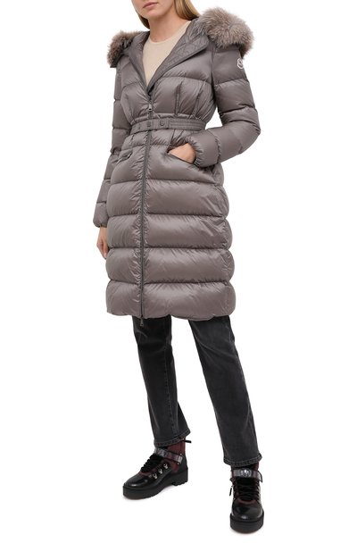Пуховик MONCLER серого цвета по цене 206500 руб., арт. F2-093-1C202-02-C0229, фото 2 Пуховик MONCLER, арт. F2-093-1C202-02-C0229, фото 2