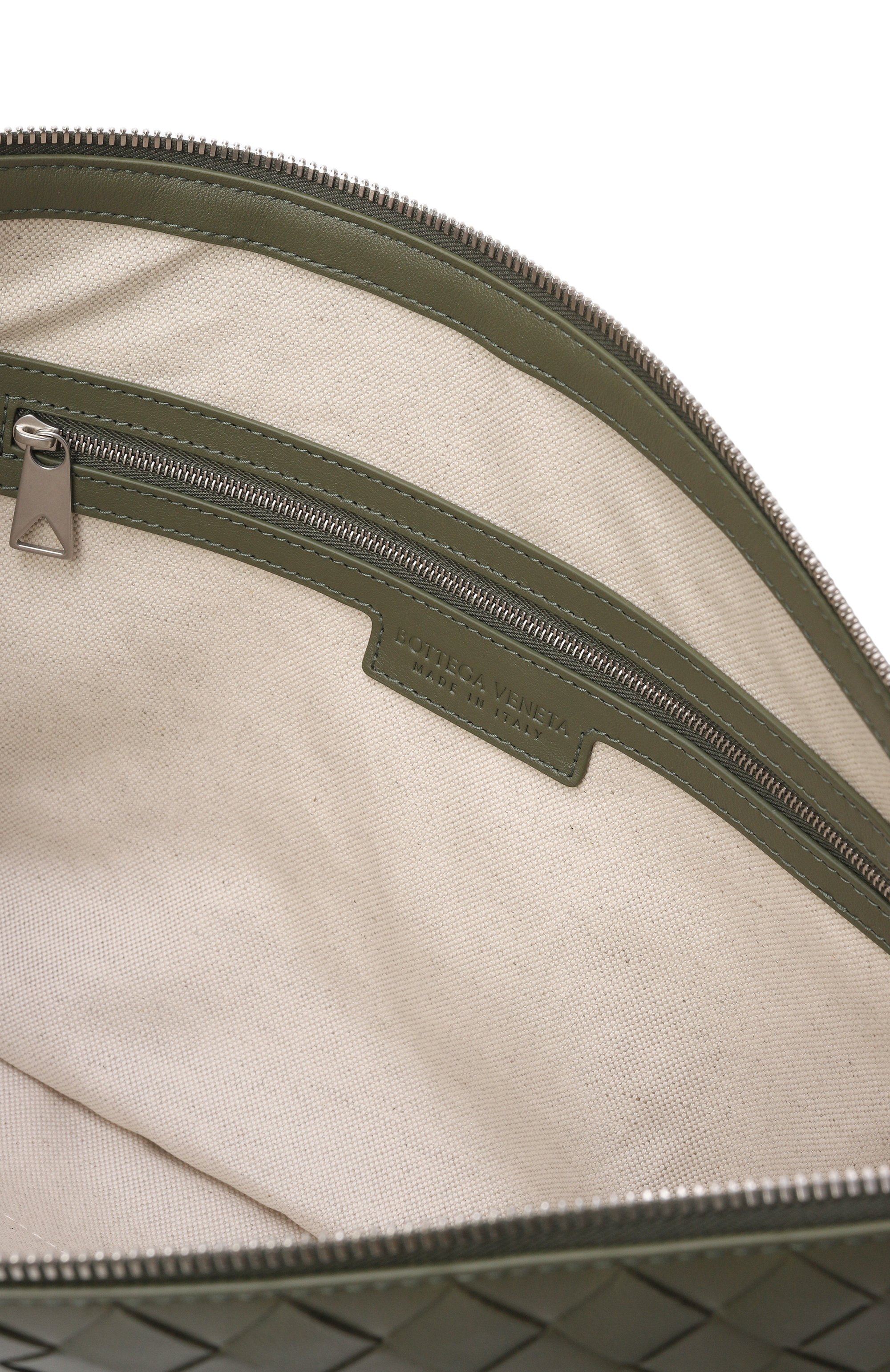 Сумка intrecciato day BOTTEGA VENETA хаки цвета по цене 346500 руб., арт. 855415/V2HL1, фото 4 Сумка intrecciato day BOTTEGA VENETA, арт. 855415/V2HL1, фото 4