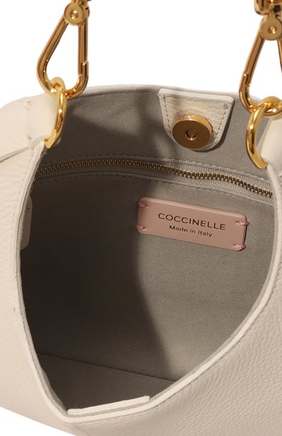 Сумка chariot small COCCINELLE кремового цвета по цене 29950 руб., арт. E1 NC5 13 02 01, фото 5 Сумка chariot small COCCINELLE, арт. E1 NC5 13 02 01, фото 5