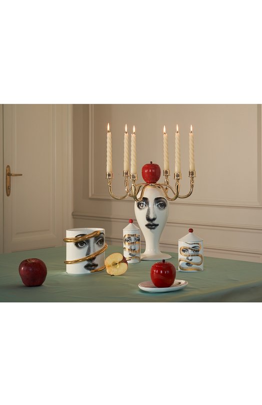 фото Ароматическая свеча на подставке al buio peccato originale fornasetti