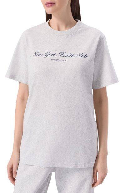 Хлопковая футболка SPORTY AND RICH серого цвета по цене 12150 руб., арт. T004376043GY03, фото 3 Хлопковая футболка SPORTY AND RICH, арт. T004376043GY03, фото 3