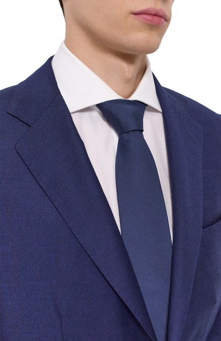 Мужской шелковый галстук CORNELIANI темно-синего цвета, арт. 25U302-2520302 | Фото 2 (Материал: Текстиль, Шелк; Материал сплава: Проставлено; Нос: Не проставлено)