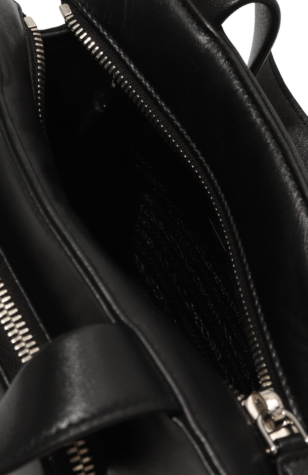 Сумка-тоут triangle PRADA черного цвета по цене 180000 руб., арт. 1BG418-2DX8-F0002-MTO, фото 5 Сумка-тоут triangle PRADA, арт. 1BG418-2DX8-F0002-MTO, фото 5