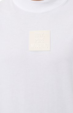 Мужская хлопковая футболка MOSCHINO белого цвета, арт. J0718/0241 | Фото 5 (Принт: Без принта; Рукава: Короткие; Длина (для топов): Стандартные; Материал сп�лава: Проставлено; Материал внешний: Хлопок; Драгоценные камни: Проставлено; Стили: Кэжуэл)