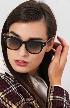 Женские солнцезащитные очки RAY-BAN коричневого цвета, арт. 2168-902/32 | Фото 2 (Кросс-КТ: С/з-унисекс; Материал внутренний: Не назначено; Региональные ограничения белый список (Axapta Mercury): Не проставлено, RU; Нос: Не проставлено; Материал: Пластик; Тип очков: С/з; Статус проверки: Проверена категория; Оптика Гендер: оптика-унисекс; Очки форма: Прямоугольные)