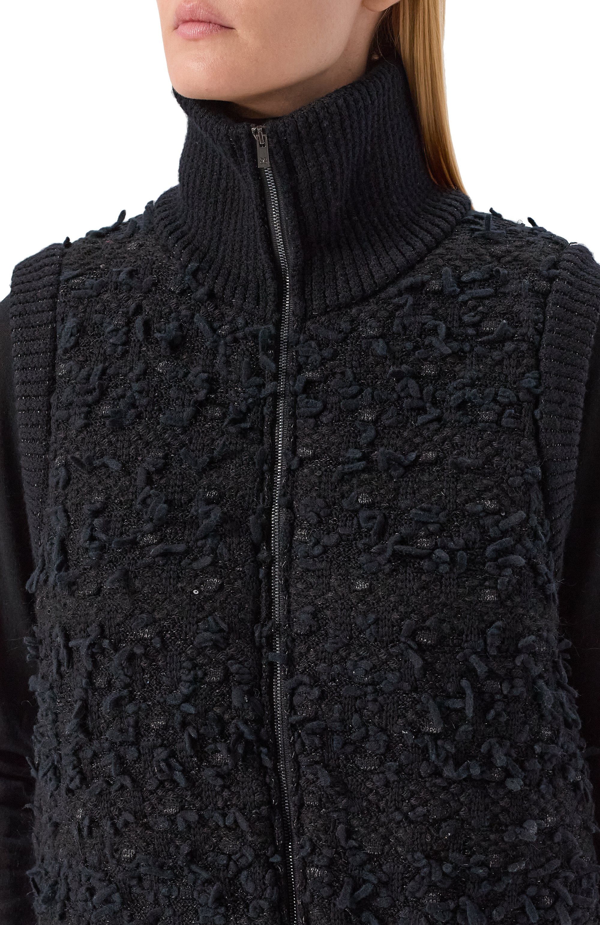 Утепленный жилет AND THE BRAND черного цвета по цене 92680 руб., арт. W26-VC001-1002-900, фото 5 Утепленный жилет AND THE BRAND, арт. W26-VC001-1002-900, фото 5