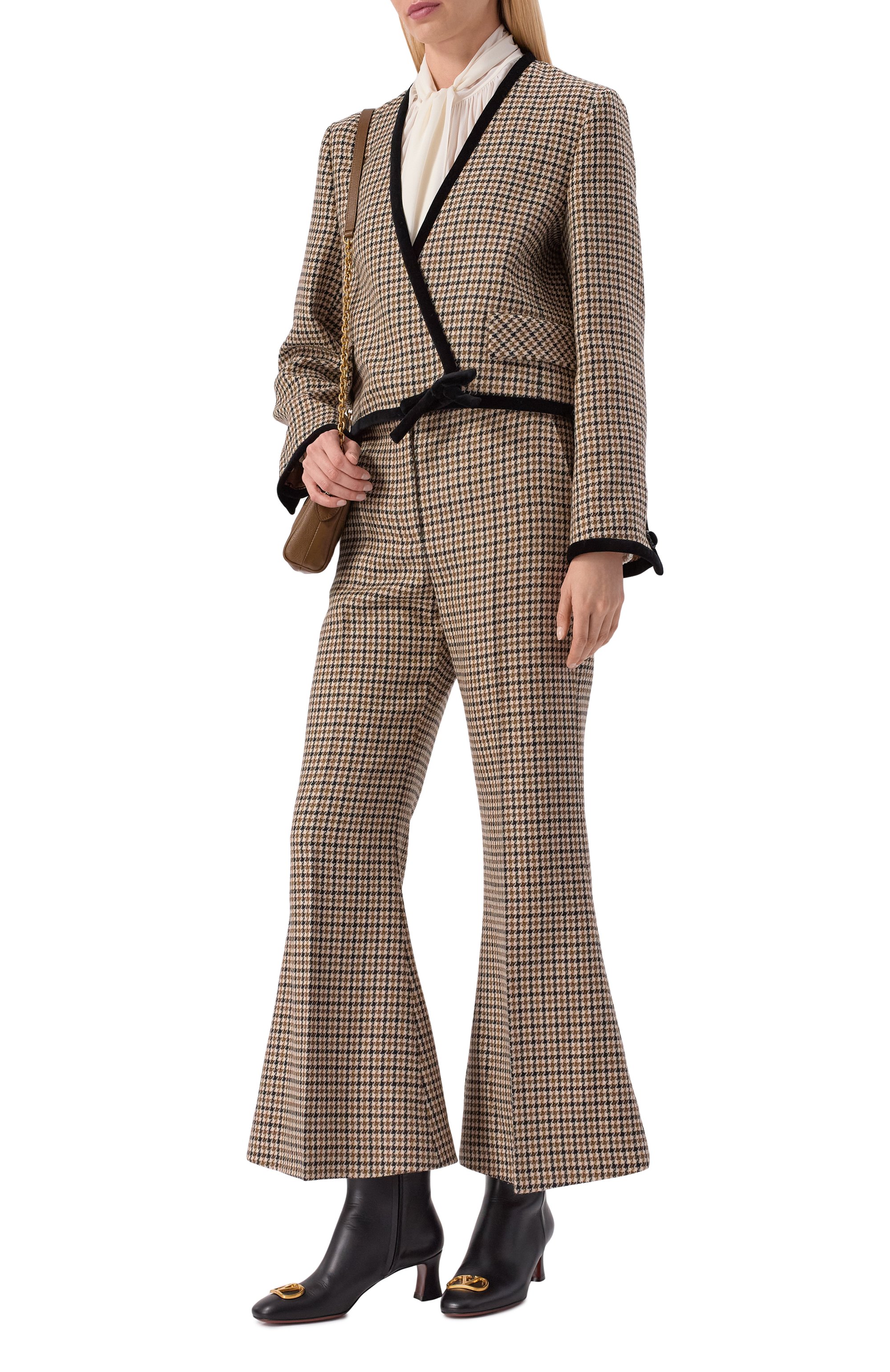 Шерстяной жакет VALENTINO бежевого цвета по цене 371500 руб., арт. 8B3CE590/9WL, фото 2 Шерстяной жакет VALENTINO, арт. 8B3CE590/9WL, фото 2