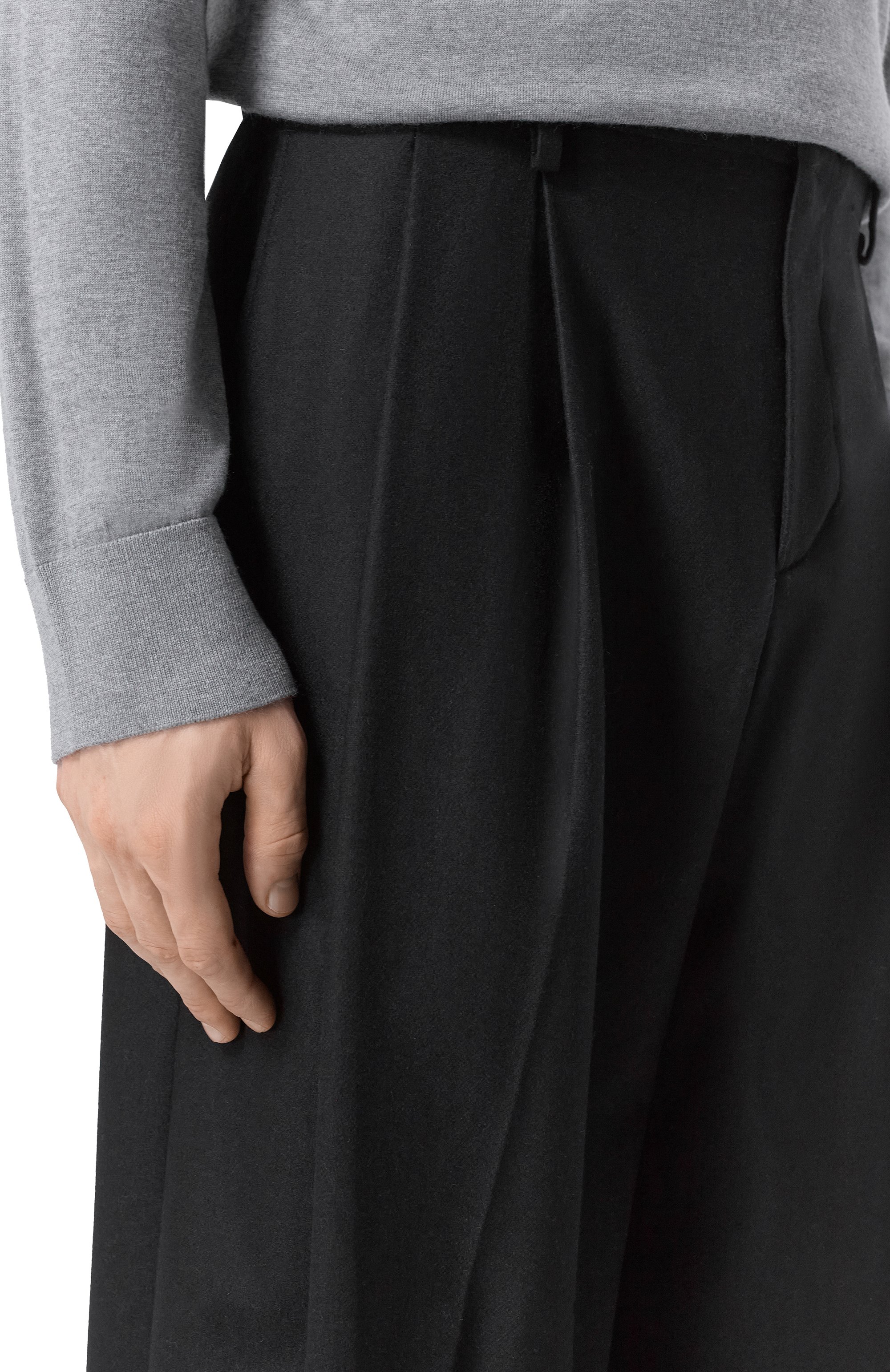 Брюки из шерсти и кашемира LANEUS черного цвета по цене 42600 руб., арт. F5LAMAKT277, фото 5 Брюки из шерсти и кашемира LANEUS, арт. F5LAMAKT277, фото 5