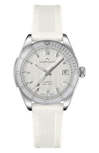 Часы adventure sport NORQAIN бесцветного цвета по цене 272400 руб., арт. N1800C89A/W181/18WRE.16S, фото 1 Часы adventure sport NORQAIN, арт. N1800C89A/W181/18WRE.16S, фото 1