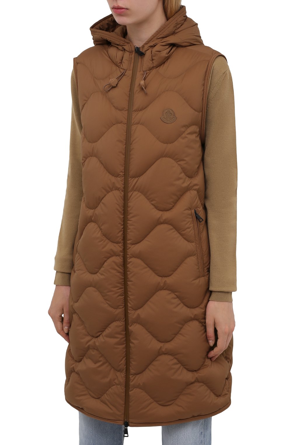 Пуховый жилет liveche MONCLER бежевого цвета по цене 125000 руб., арт. G2-093-1A001-00-53333, фото 3 Пуховый жилет liveche MONCLER, арт. G2-093-1A001-00-53333, фото 3