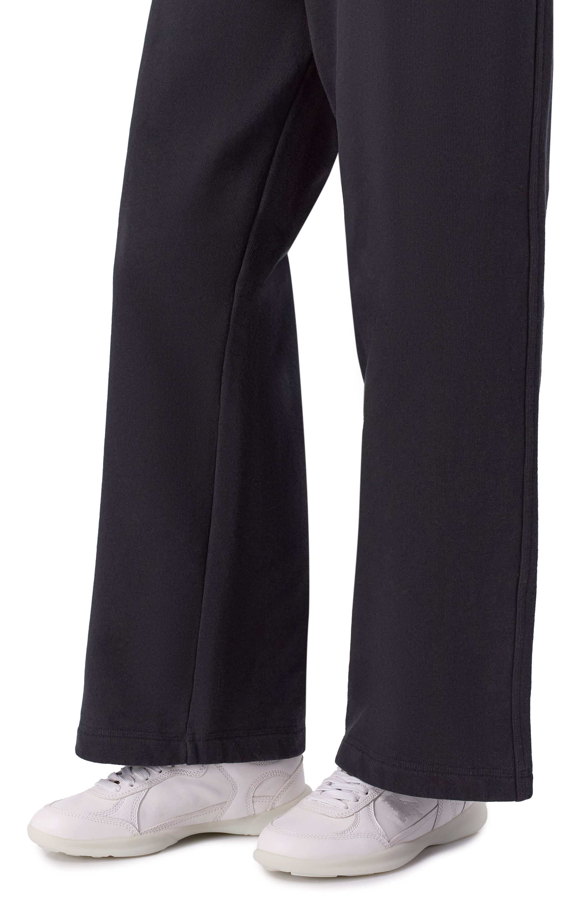 Кожаные кроссовки matrix BURBERRY белого цвета по цене 86450 руб., арт. 8109190, фото 2 Кожаные кроссовки matrix BURBERRY, арт. 8109190, фото 2