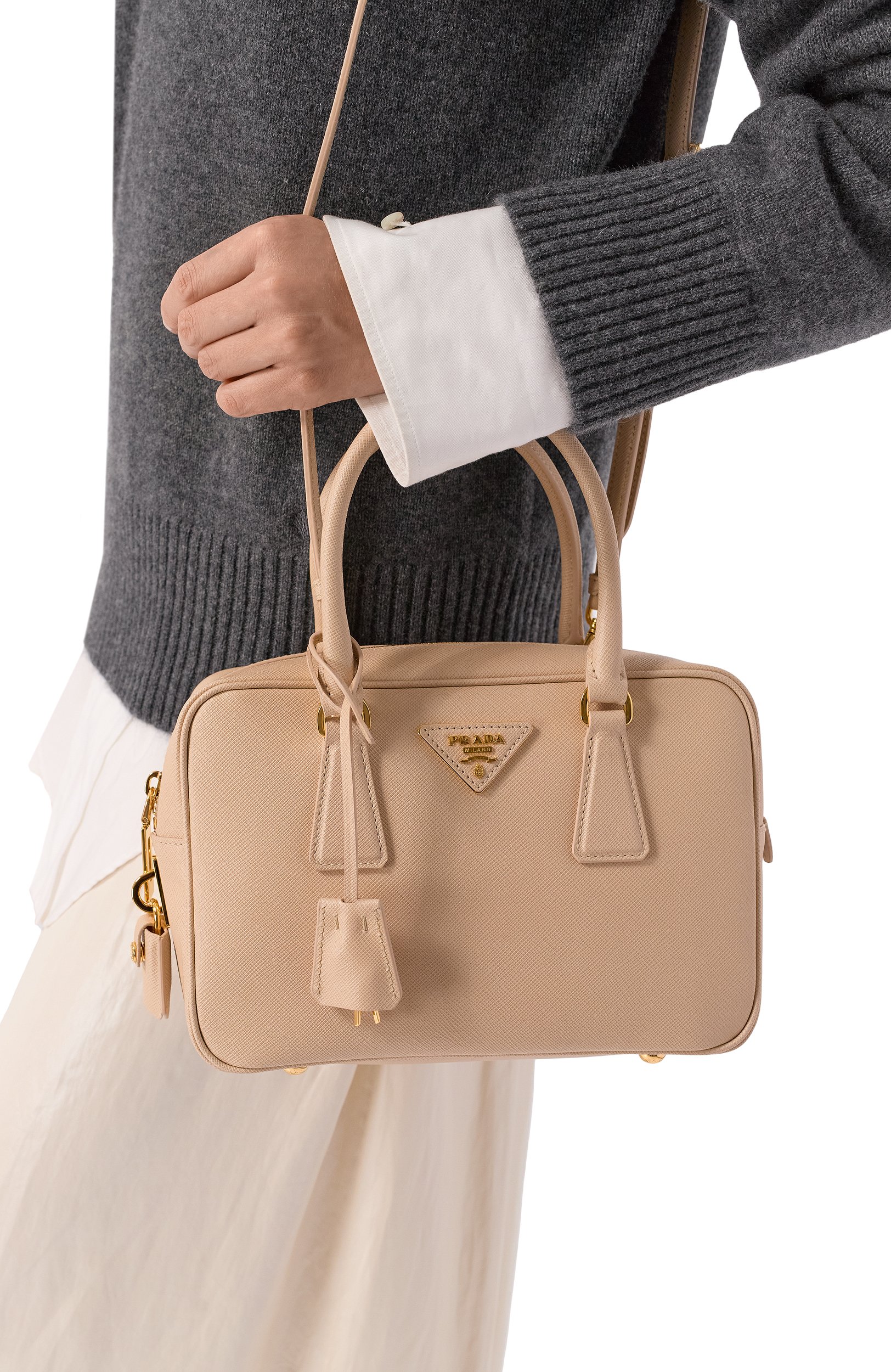 Сумка PRADA светло-бежевого цвета по цене 431000 руб., арт. 1BB113/NZV, фото 2 Сумка PRADA, арт. 1BB113/NZV, фото 2