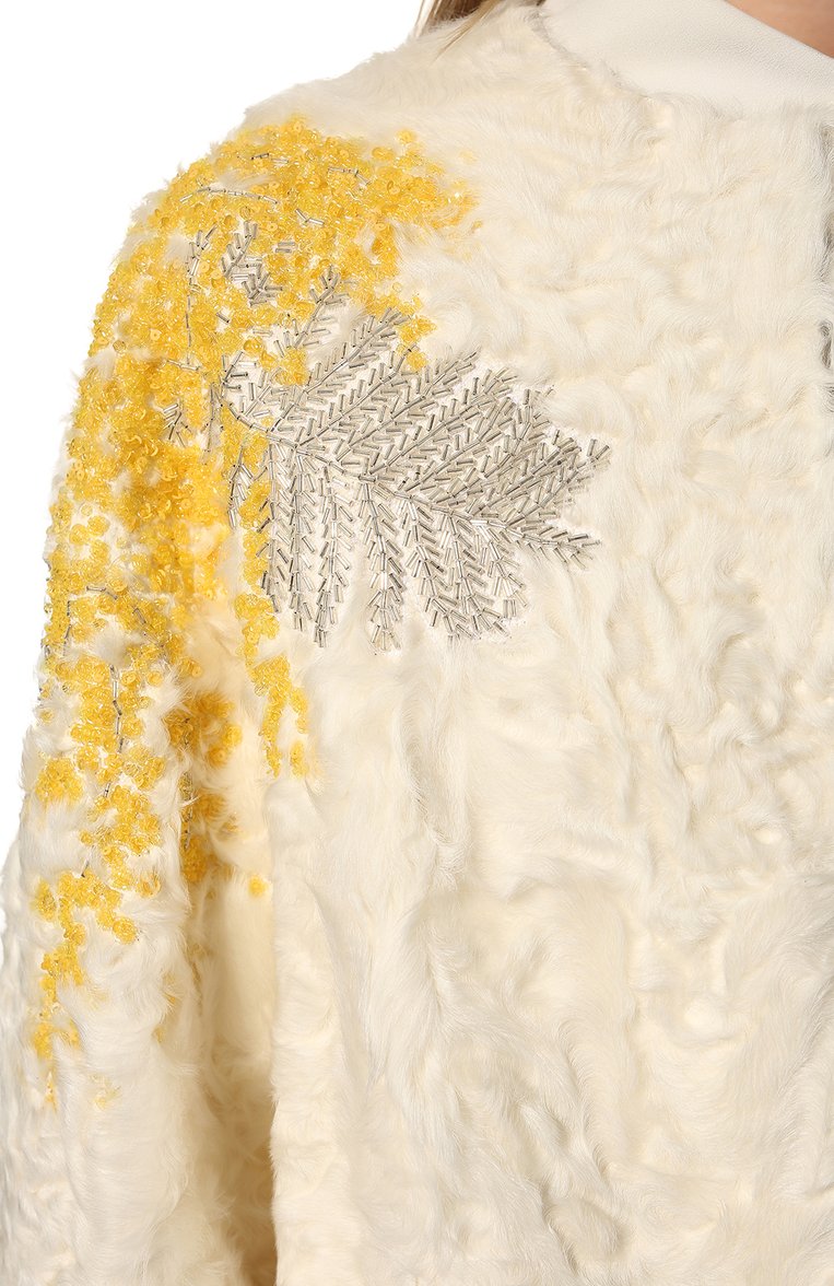 Женская шуба из овчины VALENTINO белого цвета, арт. RF3FA704CRF | Фото 5 (Материал внешний: Натуральный мех; Рукава: Длинные; Длина (верхняя одежда): До середины бедра; Материал подклада: Шелк; Стили: Романтичный; Женское Кросс-КТ: Мех; Материал сплава: Проставлено; Драгоценные камни: Проставлено; Кросс-КТ: Куртка)