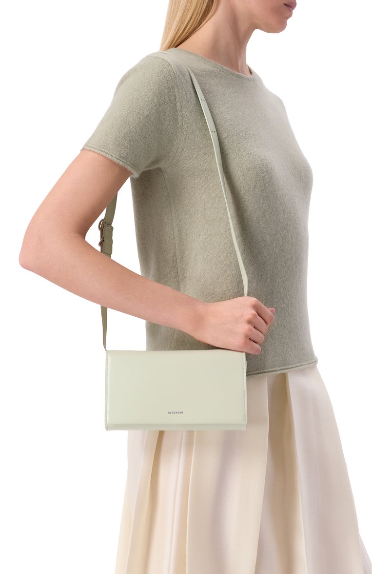 Женская сумка all-day JIL SANDER светло-зеленого цвета, арт. J07ZH0012/P5355 | Фото 2 (Материал: Натуральная кожа; Ремень/цепочка: На ремешке; Размер: mini; Автоматизация состава: Проставлено; Автоматизация ТО: Проставлено)
