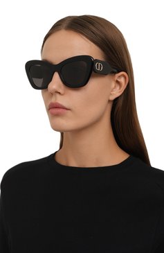 Женские солнцезащитные очки DIOR EYEWEAR черного цвета, арт. DI0RB0BBY B1U 10A0 | Фото 2 (Региональные ограничения белый список (Axapta Mercury): Не проставлено; Нос: Не проставлено; Материал: Пластик; Тип очков: С/з; Оптика Гендер: оптика-женское; Очки форма: Бабочка)