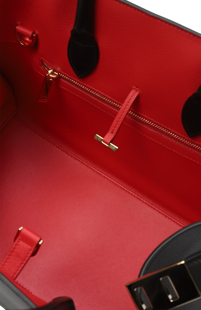 Женская сумка hug small FERRAGAMO черного цвета, арт. 215608/767814 | Фото 5 (Размер: small; Ремень/цепочка: На ремешке; Материал: Натуральная кожа; Автоматизация ТО: Проставлено; Автоматизация состава: Проставлено)