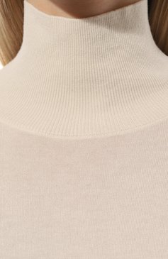 Женская водолазка из шелка и шерсти WEEKEND MAX MARA кремвого цвета, арт. KIKU | Фото 5 (Материал внешний: Шелк; Драгоценные камни: Проставлено; Длина (для топов): Стандартные; Рукава: Длинные; Материал сплава: Проставлено; Женское Кросс-КТ: Водолазка-одежда; Стили: Классический)