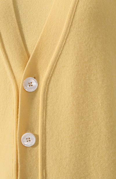 Кашемировый кардиган EXTREME CASHMERE желтого цвета по цене 49900 руб., арт. 117/CARDIGAN, фото 5 Кашемировый кардиган EXTREME CASHMERE, арт. 117/CARDIGAN, фото 5