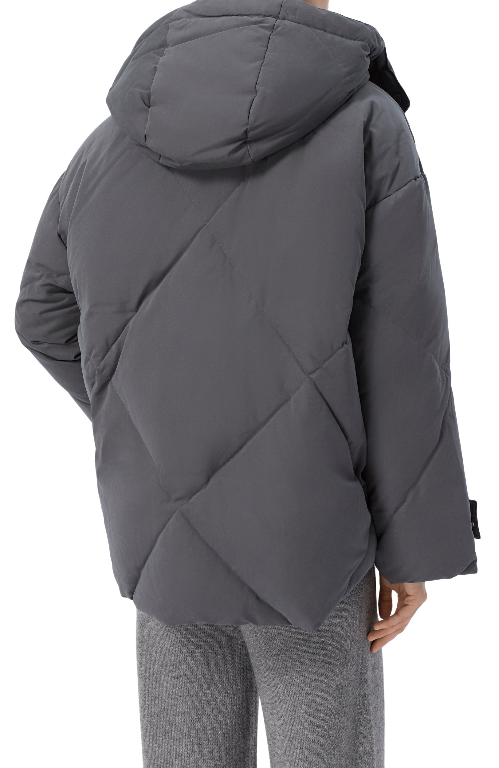 Пуховик EMPORIO ARMANI темно-серого цвета по цене 92600 руб., арт. EW001386/AF24387, фото 4 Пуховик EMPORIO ARMANI, арт. EW001386/AF24387, фото 4