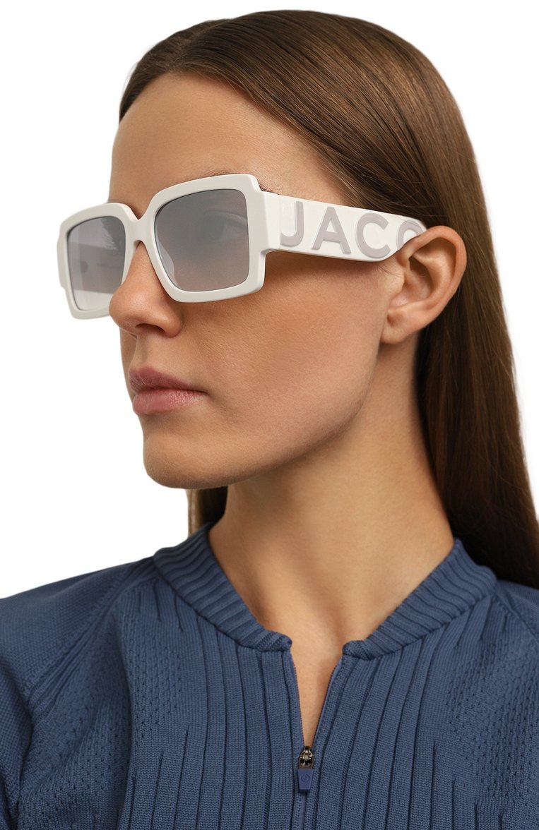 Женские солнцезащитные очки MARC JACOBS (THE) белого цвета, арт. MARC 693 HYM | Фото 2 (Тип очков: С/з; Нос: Не проставлено; Региональные ограничения белый список (Axapta Mercury): Не проставлено; Материал: Пластик; Оптика Гендер: оптика-женское; Очки форма: Квадратные)