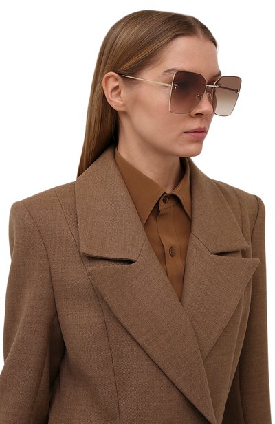 Солнцезащитные очки ALEXANDER MCQUEEN золотого цвета по цене 36750 руб., арт. AM0342S 002, фото 2 Солнцезащитные очки ALEXANDER MCQUEEN, арт. AM0342S 002, фото 2