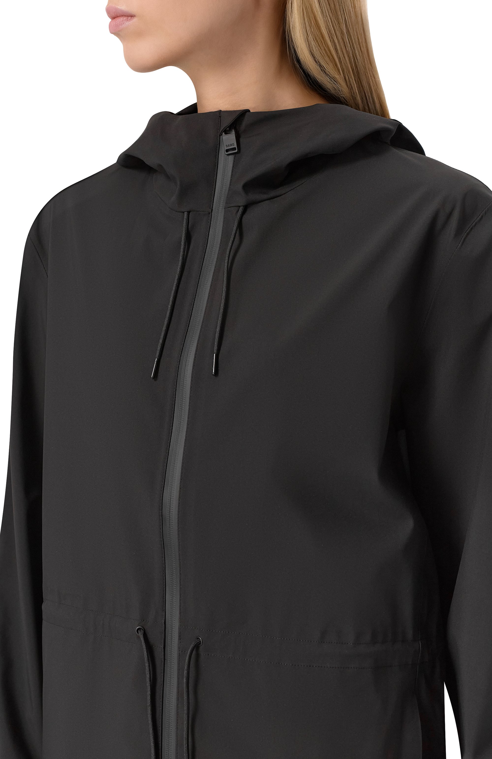 Ветровка RAINS черного цвета по цене 28750 руб., арт. RA12470, фото 9 Ветровка RAINS, арт. RA12470, фото 9