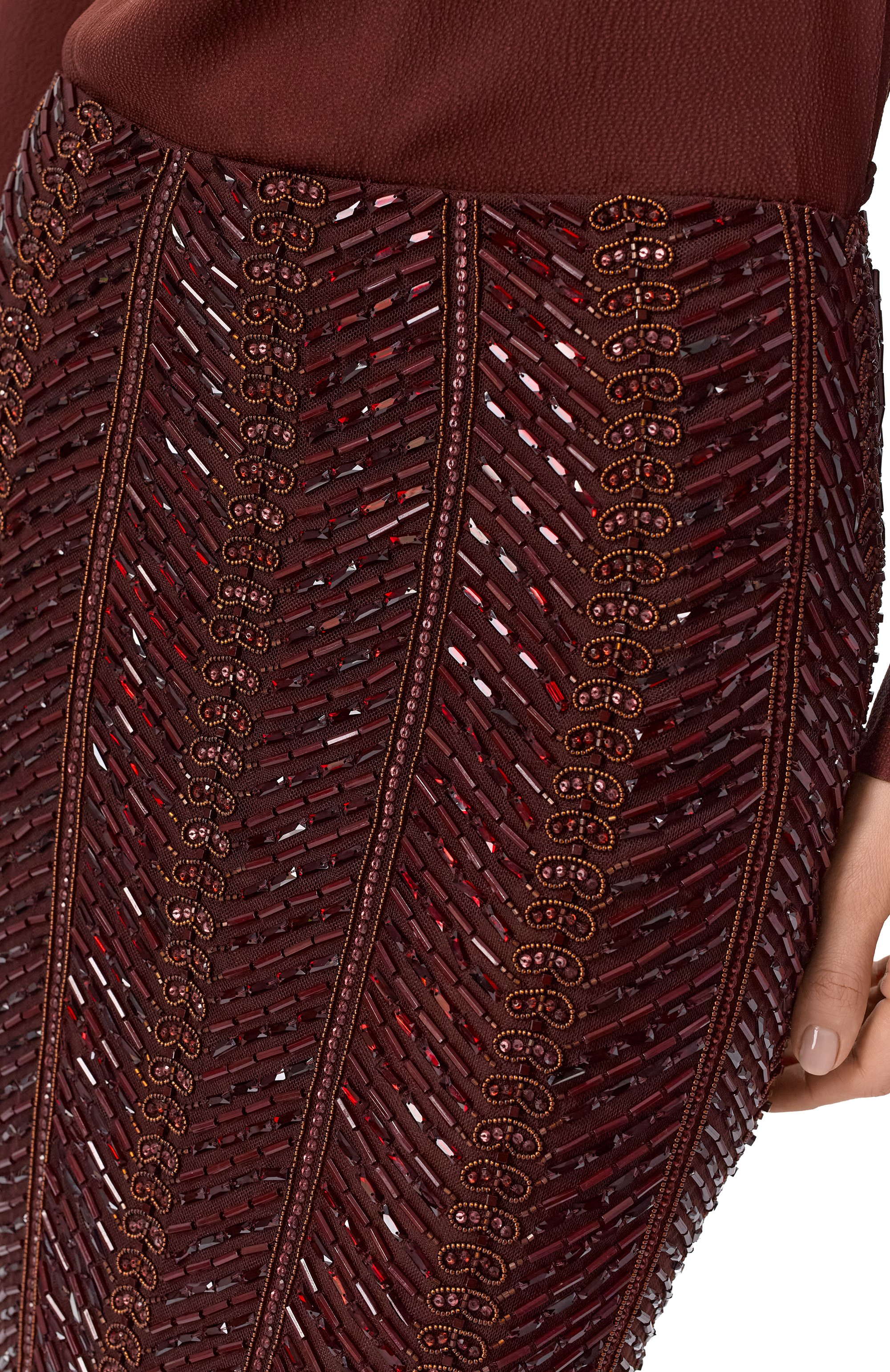 Юбка с отделкой бисером ELIE SAAB коричневого цвета по цене 836500 руб., арт. SK237NF25/BE043, фото 5 Юбка с отделкой бисером ELIE SAAB, арт. SK237NF25/BE043, фото 5