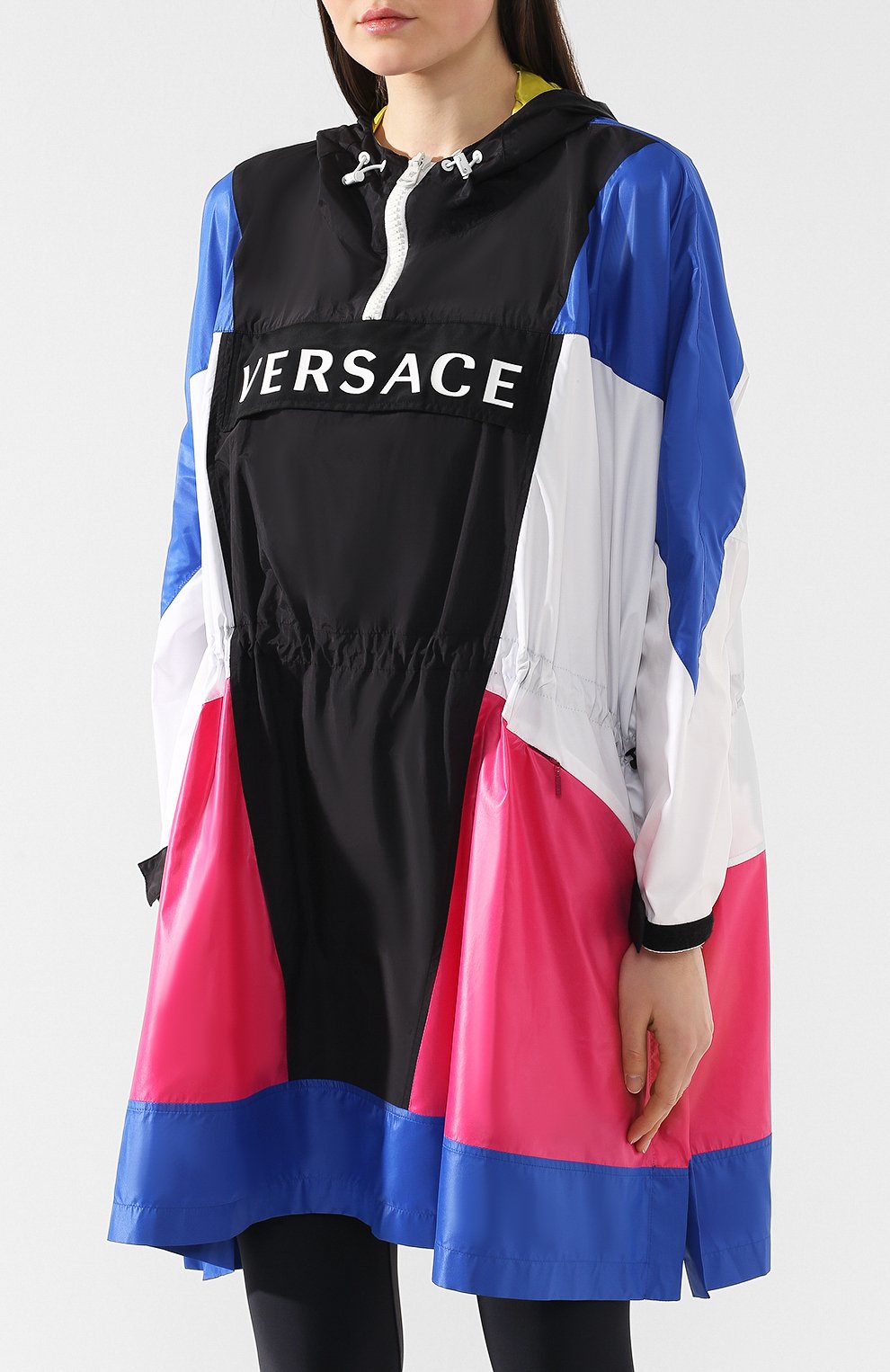 Плащ с капюшоном VERSACE разноцветного цвета по цене 172000 руб., арт. A81707/A228407, фото 3 Плащ с капюшоном VERSACE, арт. A81707/A228407, фото 3