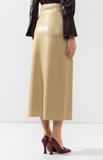 Юбка с поясом NANUSHKA бежевого цвета по цене 47800 руб., арт. ARFEN_WAX YELL0W_VEGAN LEATHER, фото 4 Юбка с поясом NANUSHKA, арт. ARFEN_WAX YELL0W_VEGAN LEATHER, фото 4