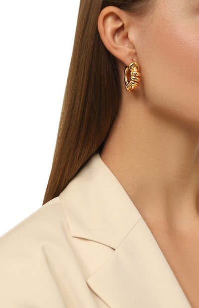 Серьги JIL SANDER золотого цвета по цене 46850 руб., арт. J11VG0034 J12003, фото 2 Серьги JIL SANDER, арт. J11VG0034 J12003, фото 2