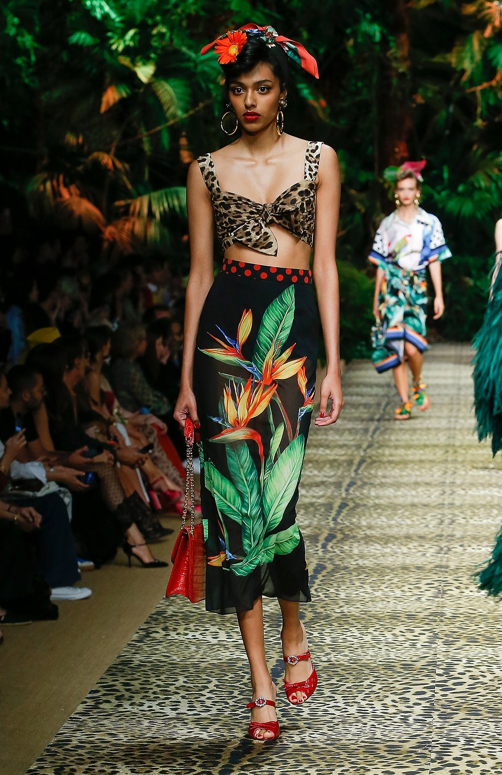 Хлопковый топ DOLCE & GABBANA леопардового цвета по цене 89950 руб., арт. F74H5T/HS5E3, фото 6 Хлопковый топ DOLCE & GABBANA, арт. F74H5T/HS5E3, фото 6