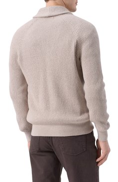 Мужской хлопковый кардиган BRUNELLO CUCINELLI бежевого цвета, арт. MNI708606 | Фото 4 (Рукава: Длинные; Материал внешний: Хлопок; Мужское Кросс-КТ: Кардиган-одежда; Стили: Кэжуэл; Длина (для топов): Стандартные; Застежка: Пуговицы)