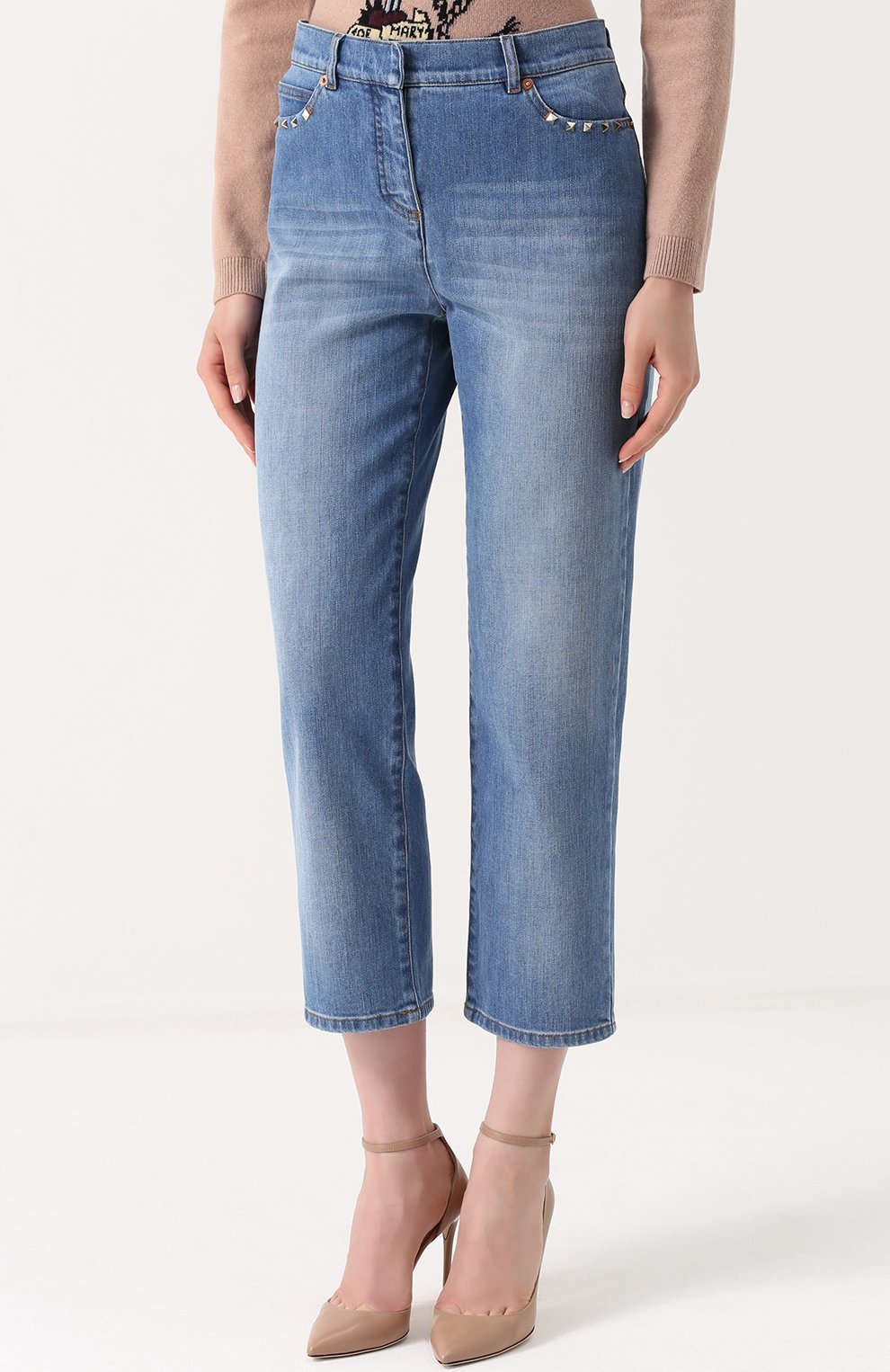 Укороченные джинсы с потертостями и заклепками VALENTINO, арт. NB3DD03G/2PY, фото 3