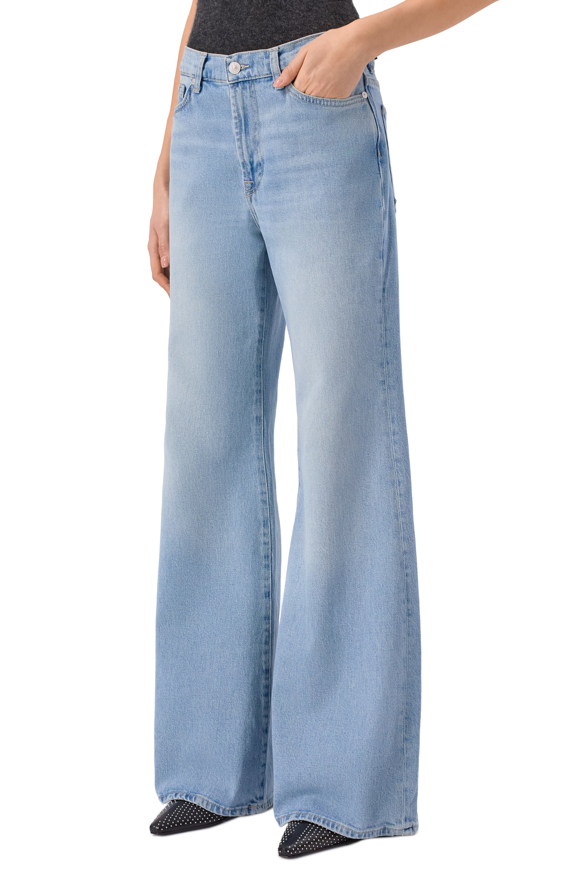 Джинсы retro flare 7 FOR ALL MANKIND голубого цвета по цене 31550 руб., арт. 7U4F0C10/RETR0 FLARE, фото 3 Джинсы retro flare 7 FOR ALL MANKIND, арт. 7U4F0C10/RETR0 FLARE, фото 3