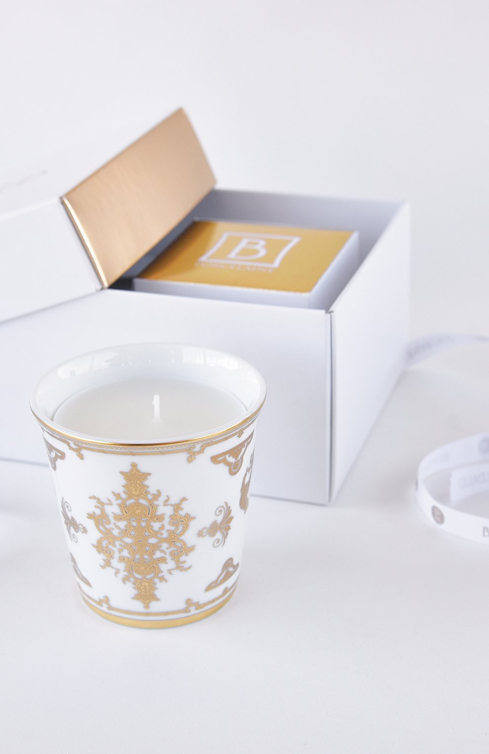 Свеча в стакане aux rois or BERNARDAUD золотого цвета по цене 37750 руб., арт. 1847/3843, фото 2 Свеча в стакане aux rois or BERNARDAUD, арт. 1847/3843, фото 2